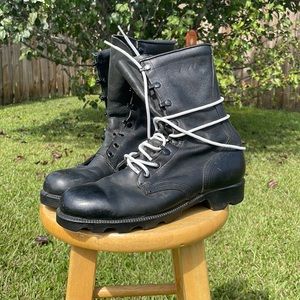 Vintage 90s MILITARY BOOTS SIZE 9 feel free for questions.READ DESCTP